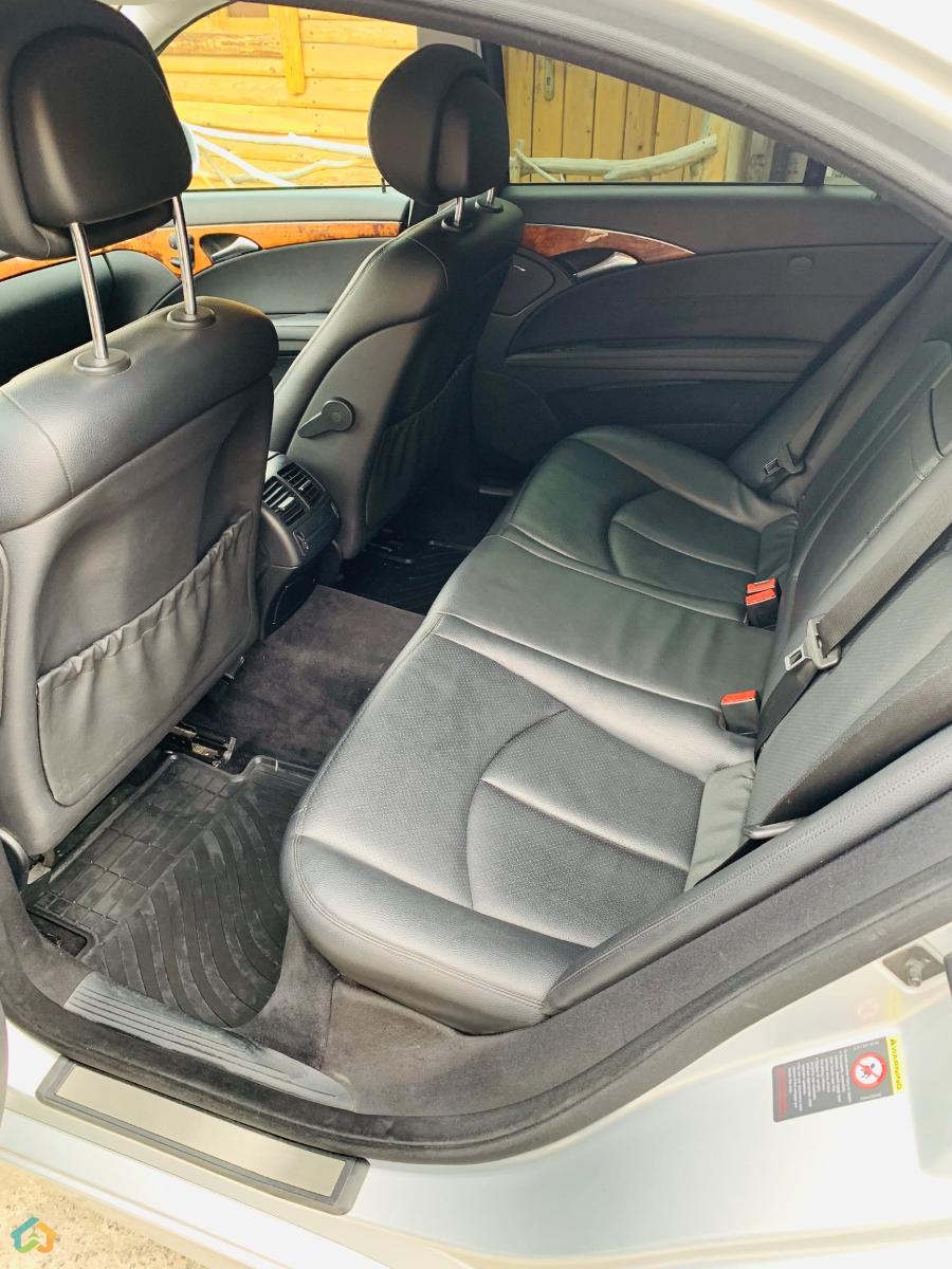 Mercedes Benz - image 6