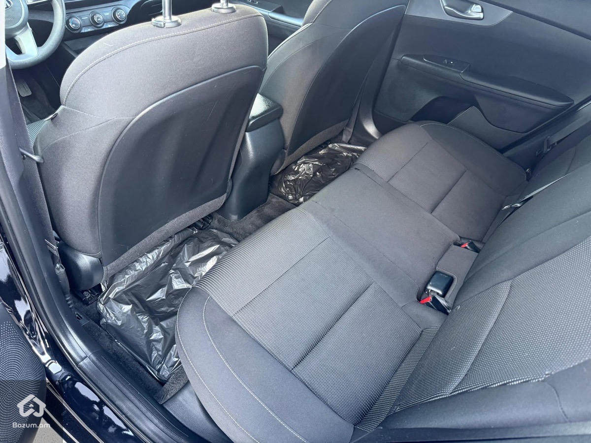 Kia Forte - image 20