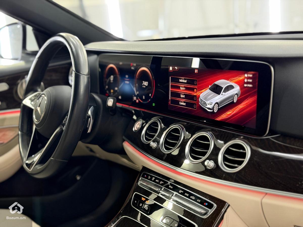 Mercedes Benz - image 7