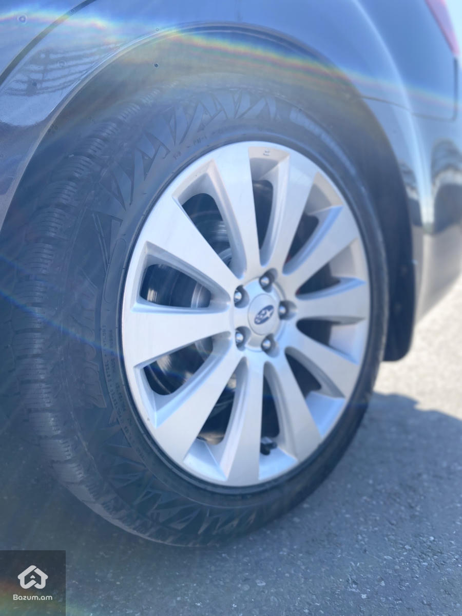 Subaru Legacy Limited - image 12