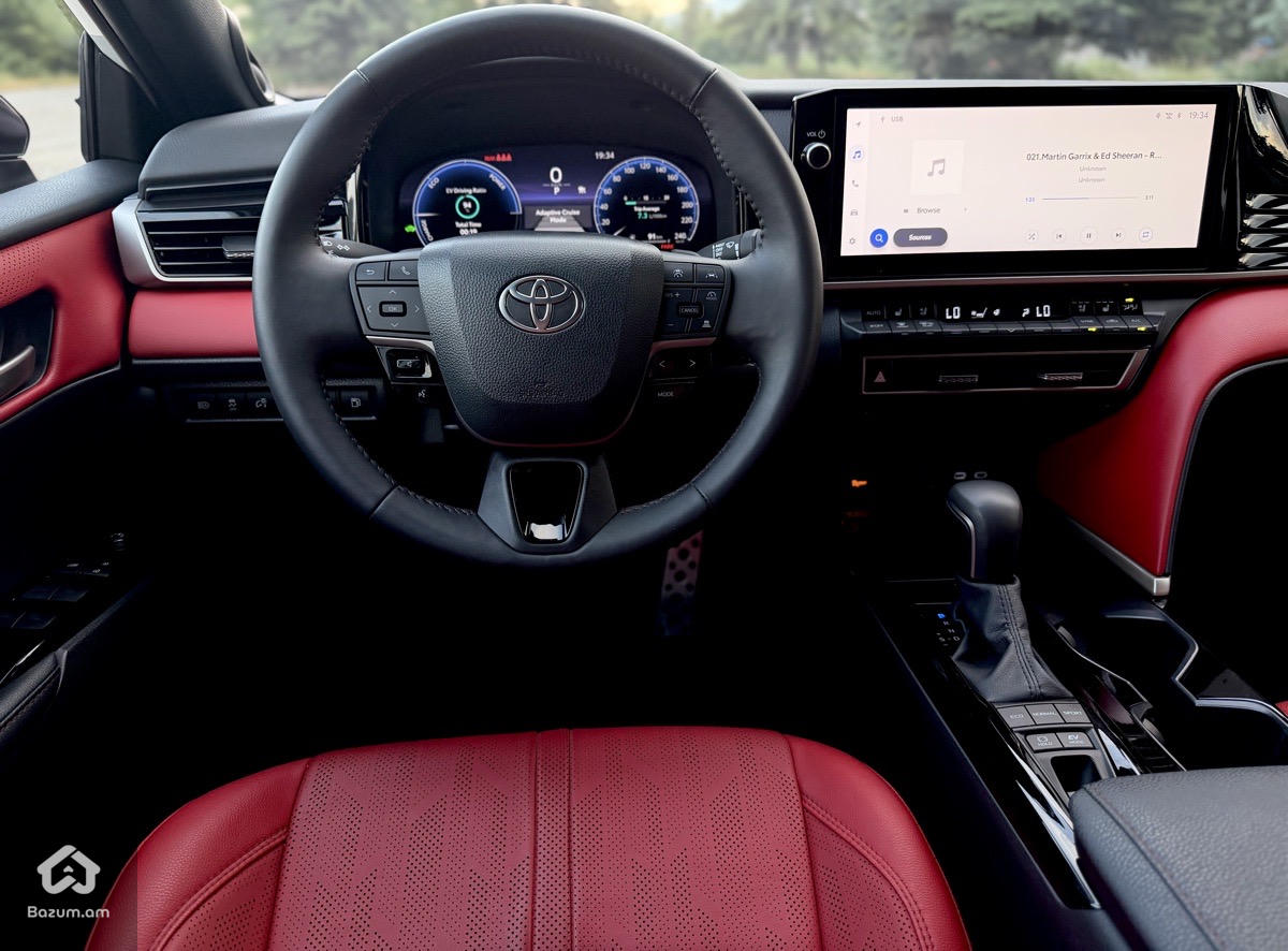 TOYOTA CAMRY 2025 XSE HIBRID - image 11