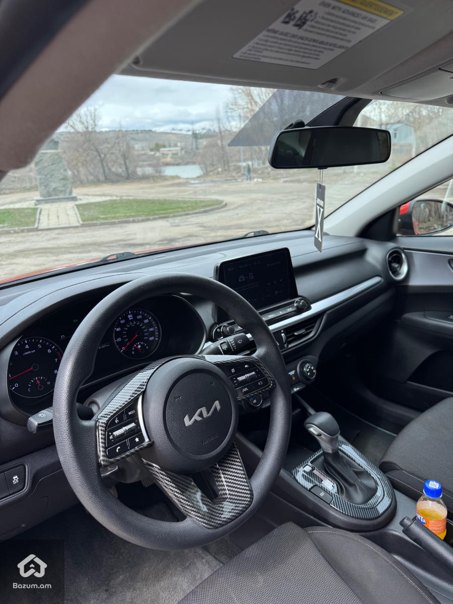 Kia Forte LXS 2022 TIV - image 9