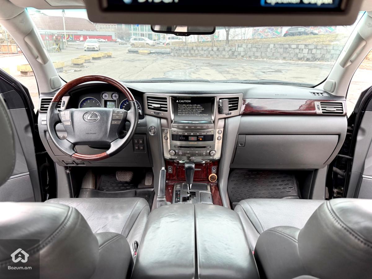 Lexus LX 570 - image 8