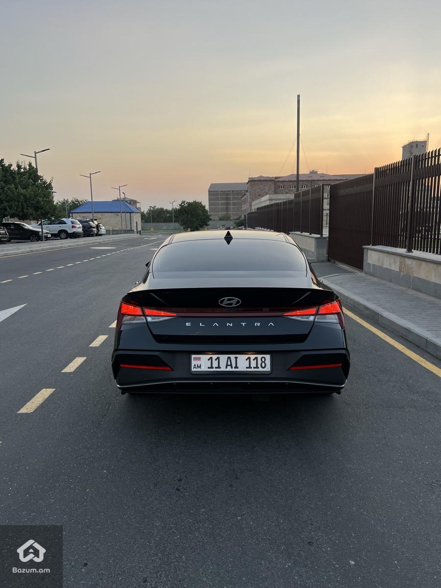HYUNDAI ELANTRA 2025 - image 4