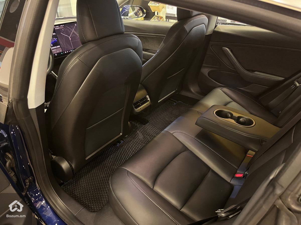 Tesla Model 3 - image 8