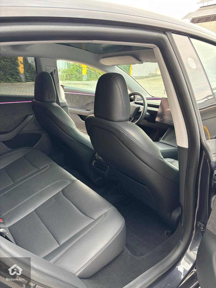 Tesla model 3 - image 8