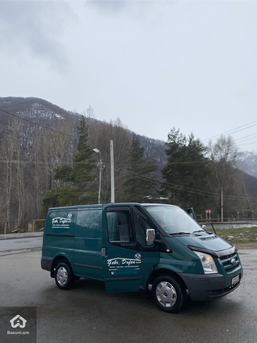 Ford Transit - image 4