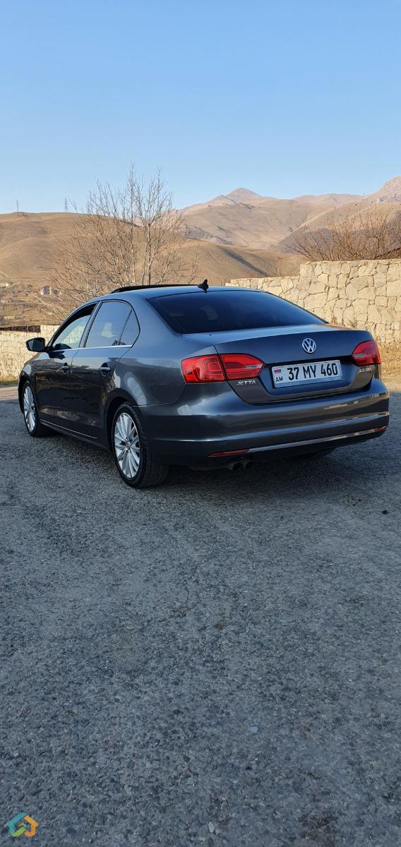 Volkswagen Jetta - image 4