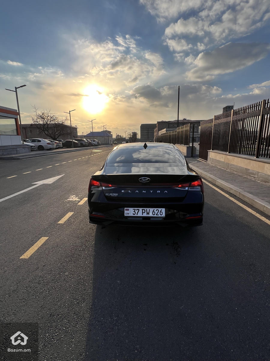 HYUNDAI ELANTRA 2021-20  - image 5