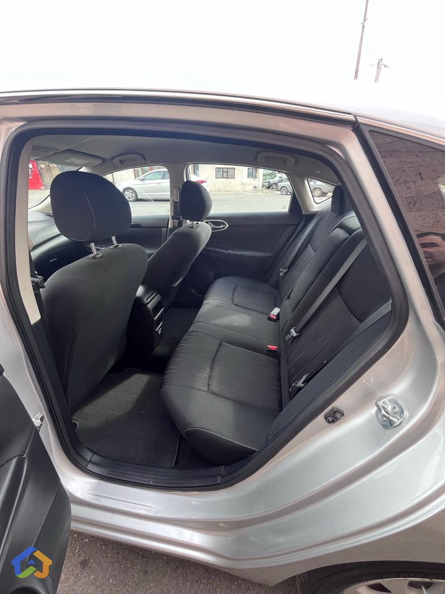 Nissan sentra sc 2019(2018) - image 6