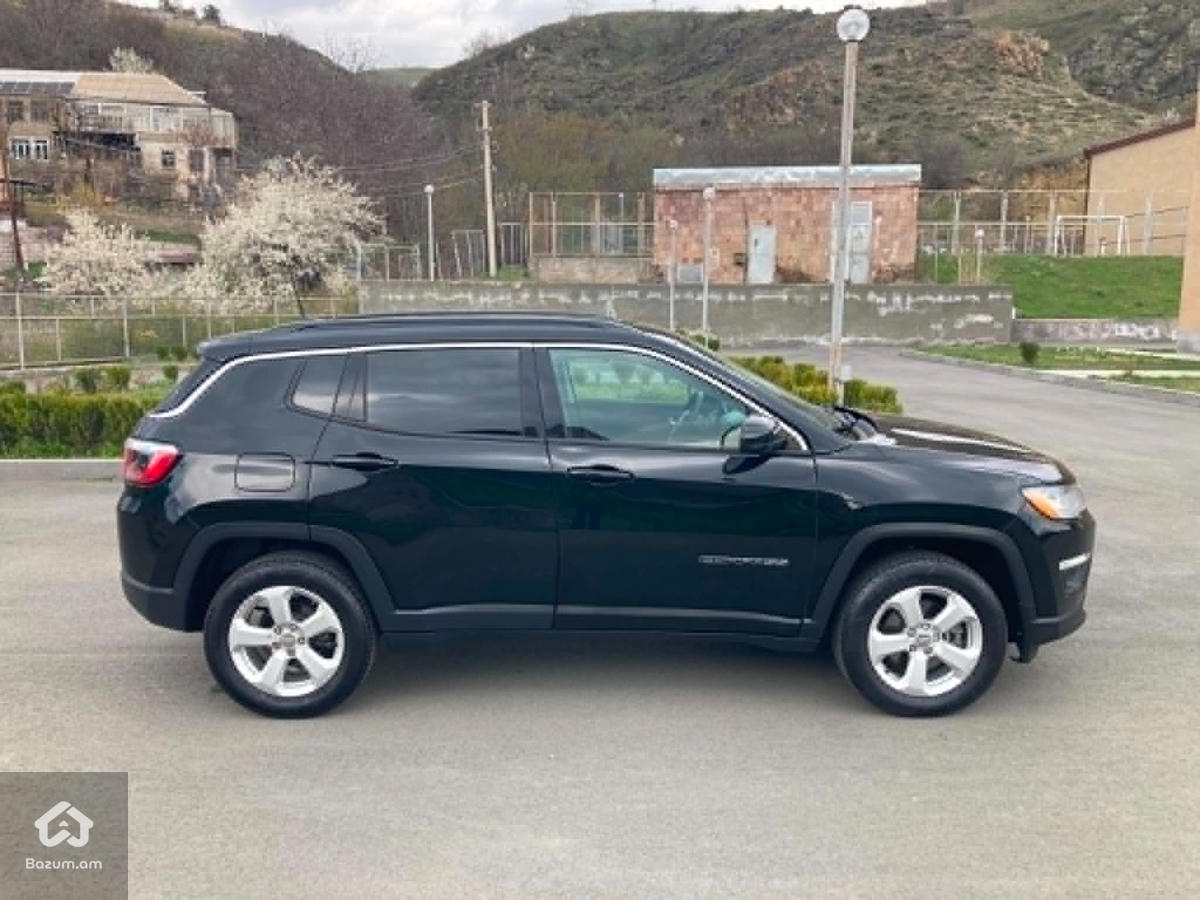2019 Jeep Compass, Latitude 4X4 - image 5