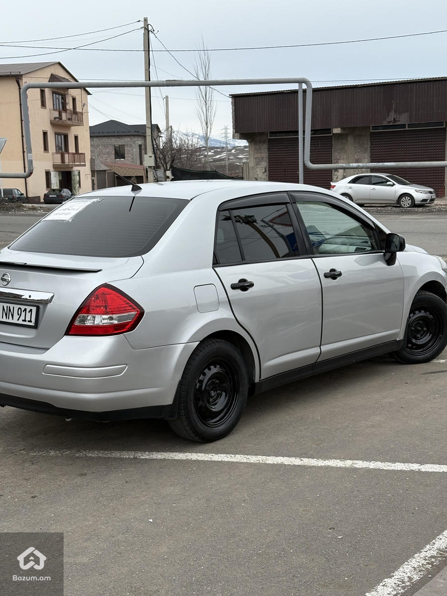 Nissan Versa 2008 - image 5