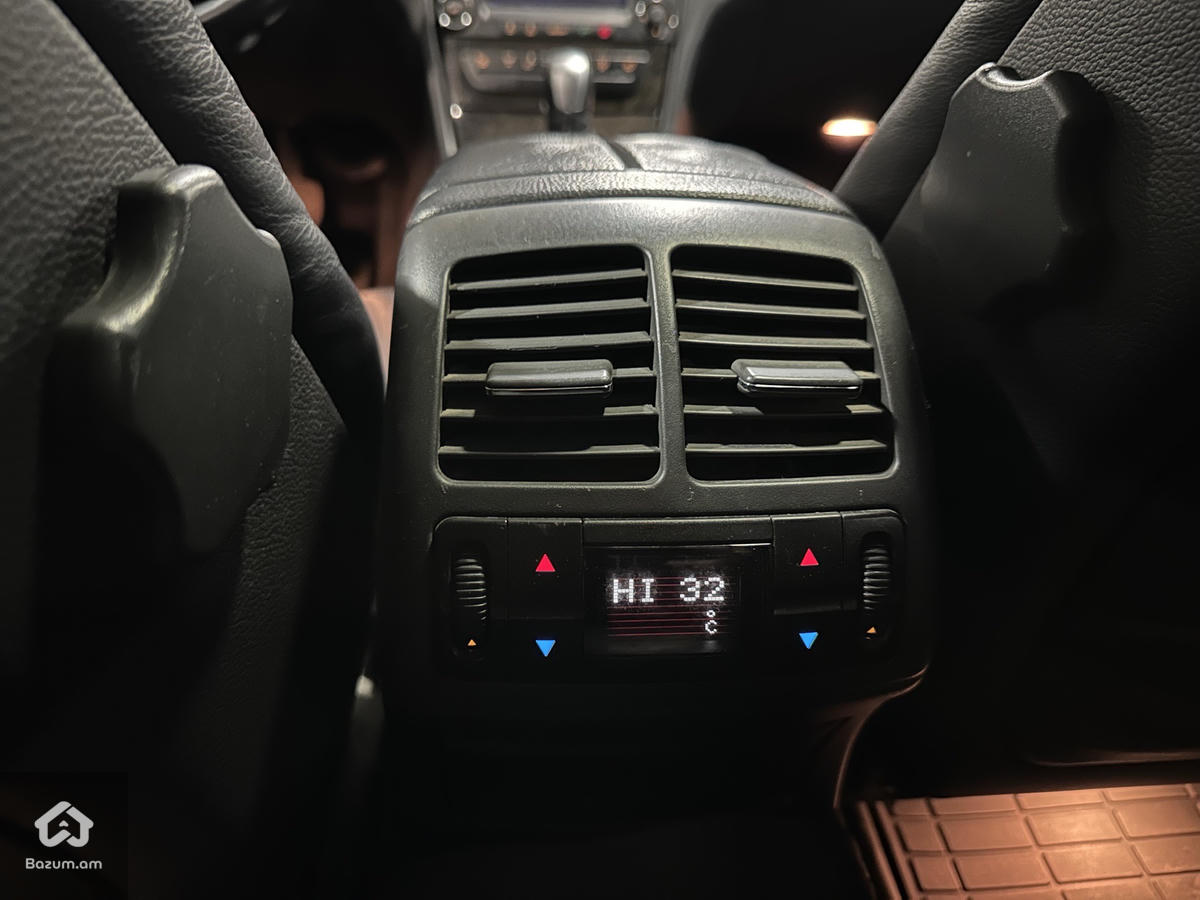 Mercedes E320 - image 5