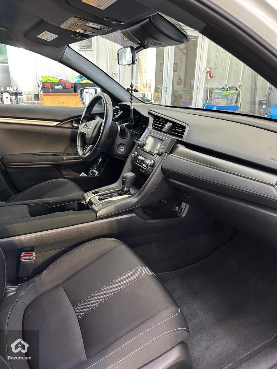 Honda civic 2020 - image 9