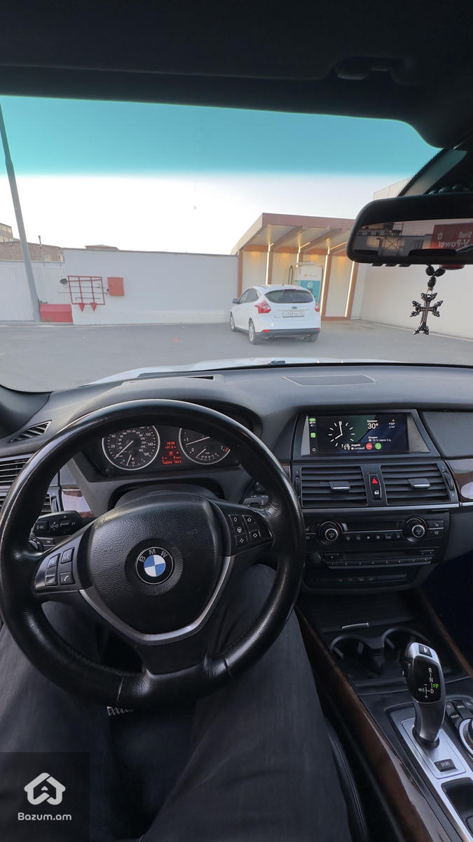BamW X5 E70 - image 13