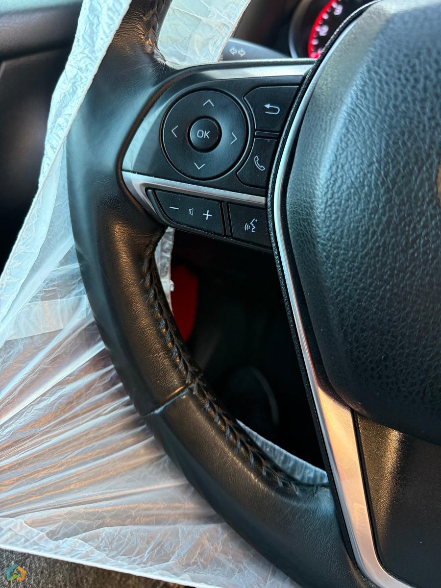 Toyota Camry V70 Xse - image 25