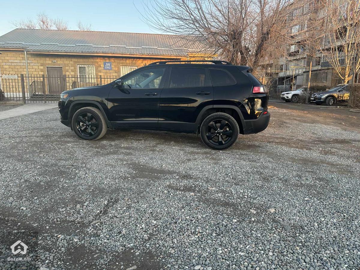 Jeep Cherokee Altitude Edition - image 8