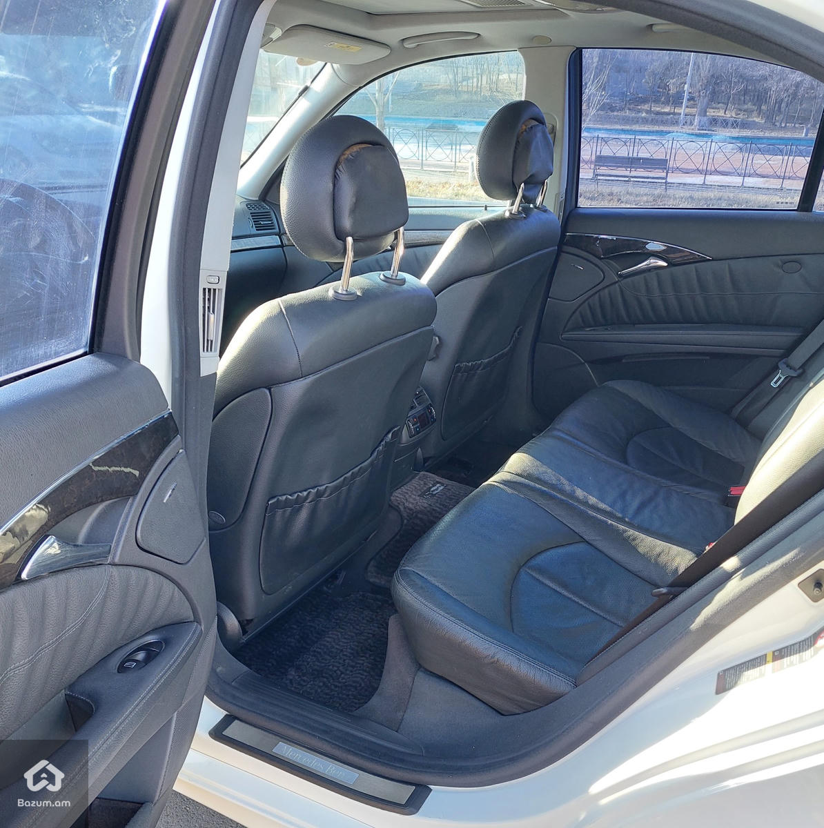 Mercedes W211 - image 11