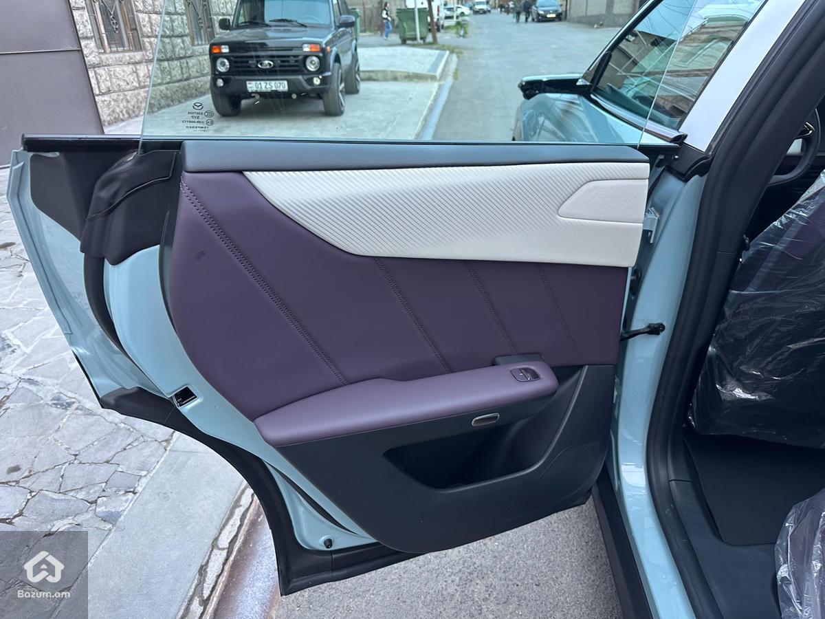 MAZDA EZ-60 - image 9