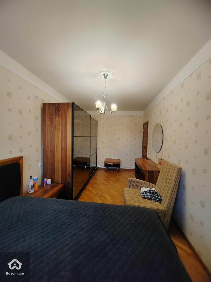 Վաճառվում է բնակարան - image 13