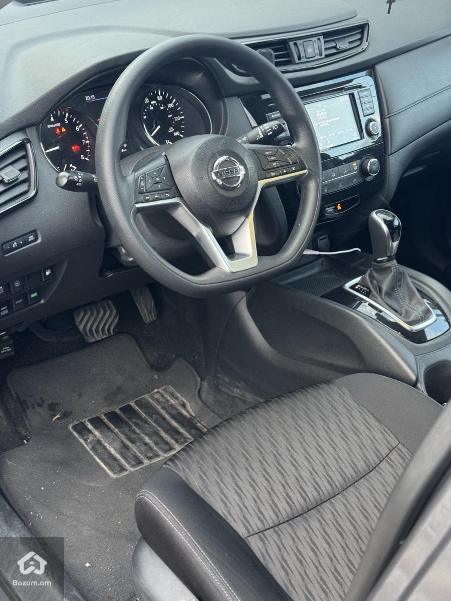 Nissan Rogue - image 6