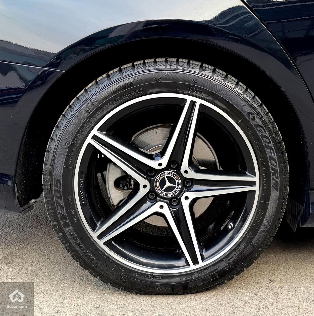 Mercedes Benz E300  - image 24