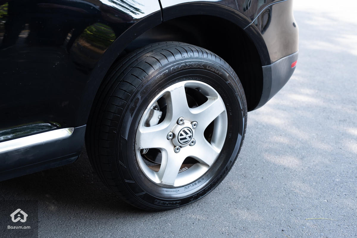 Volkswagen Touareg - image 13