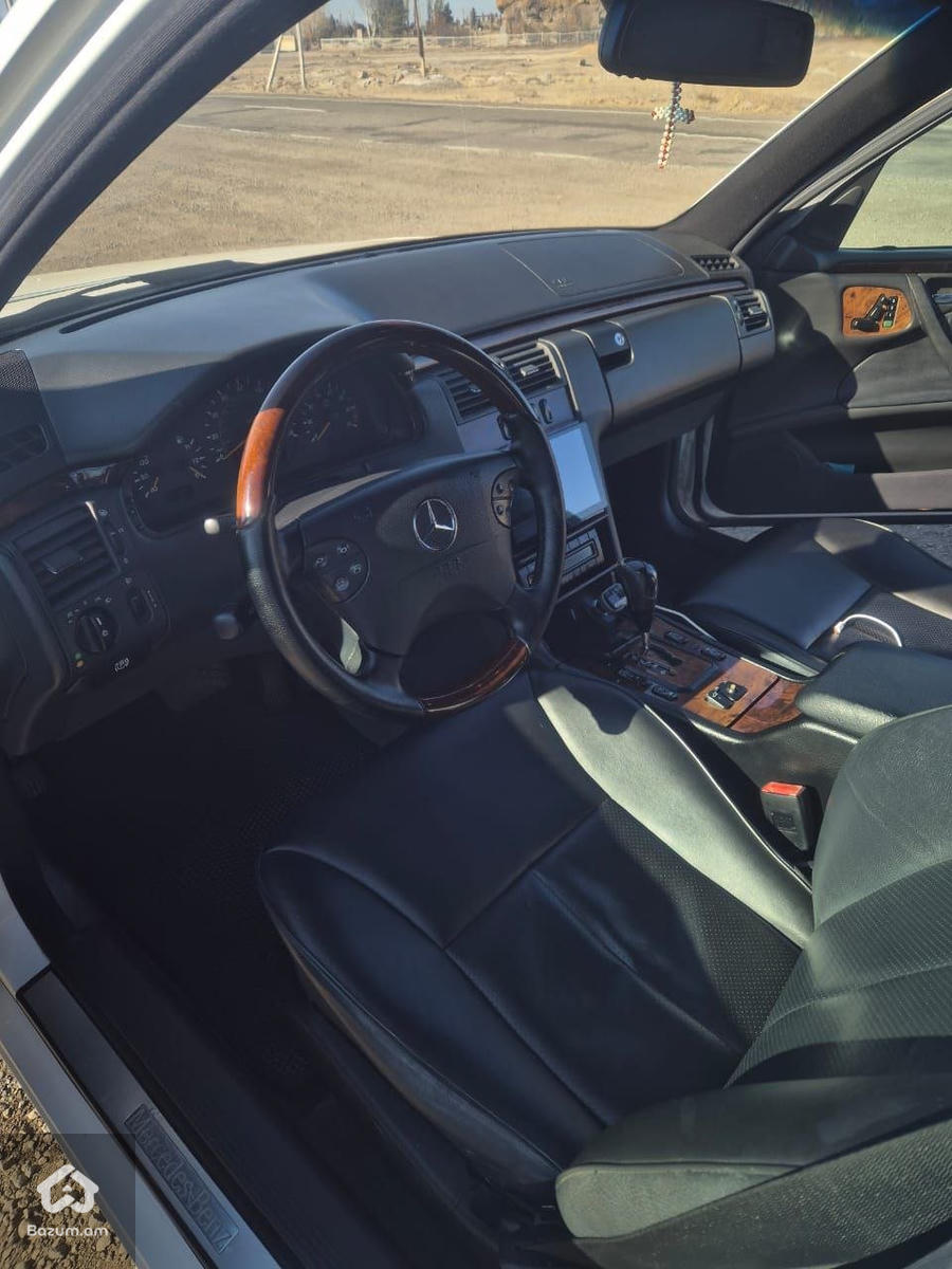 Mercedes-Benz W210/E320 - image 9