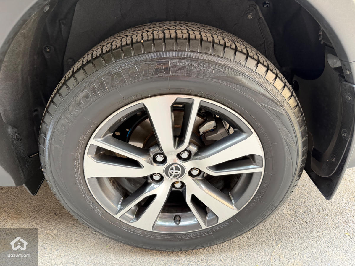 Toyota RAV4  - image 14