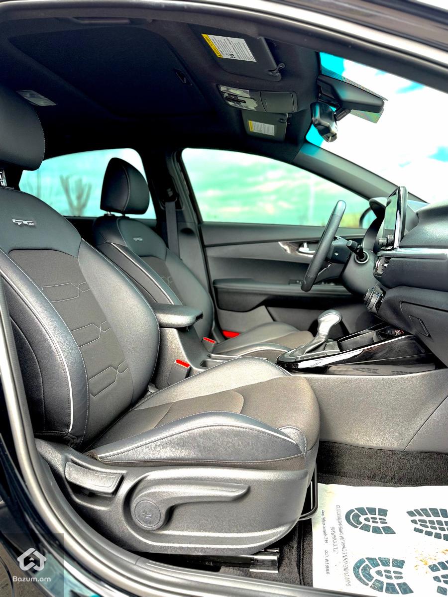 Kia Forte Gt-Line - image 11