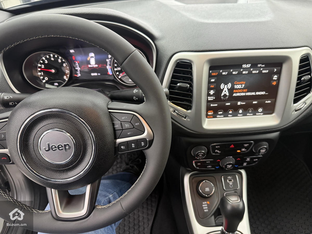 Jeep Compass 80 TH Anniversary 4x4 - image 13