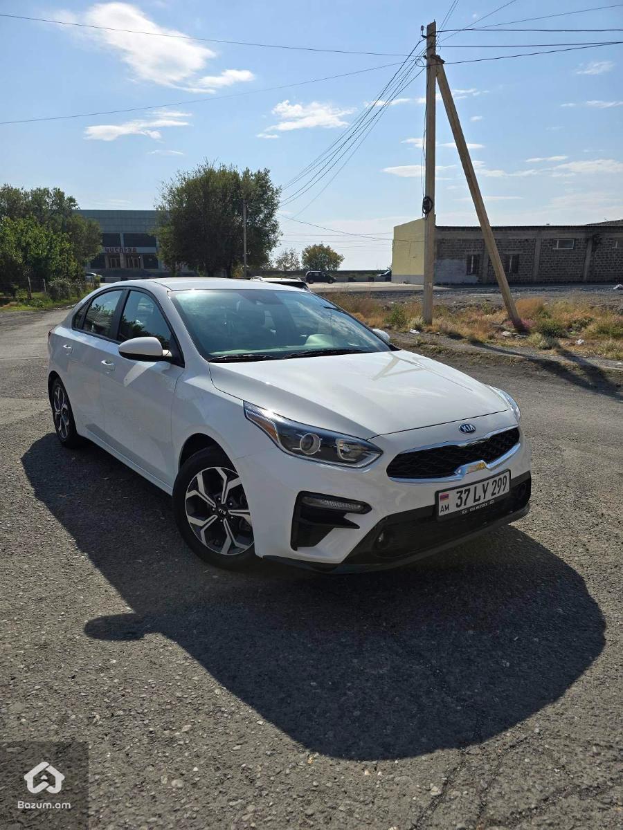 Kia Forte - image 4