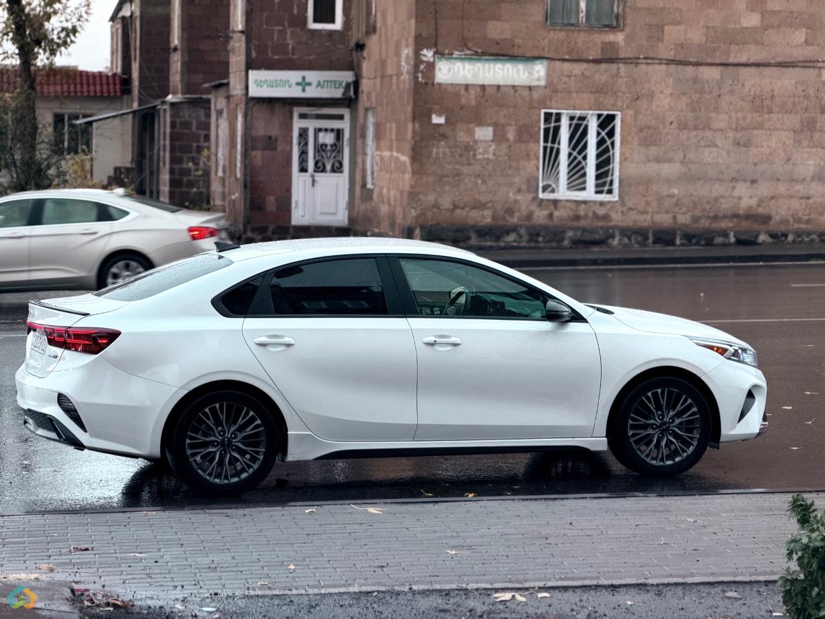 Kia Forte Gt-line - image 9