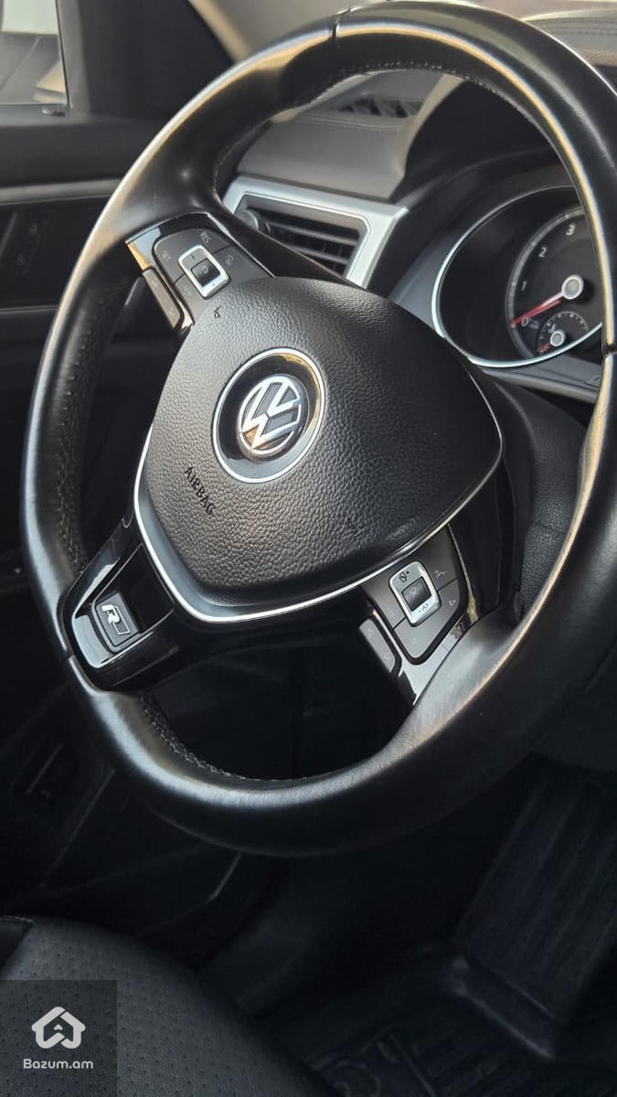Volkswagen Atlas R-Line  - image 13