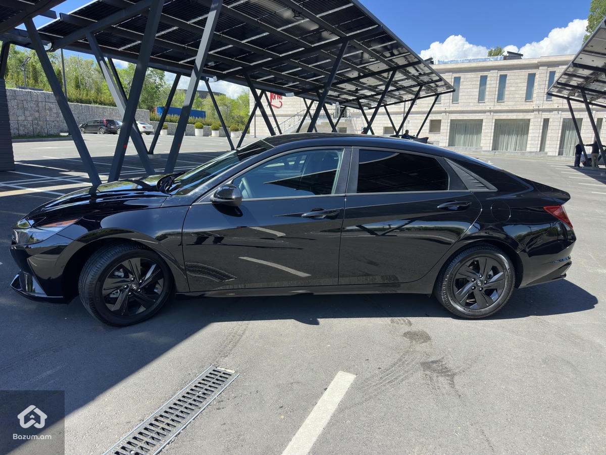 Elantra - image 5