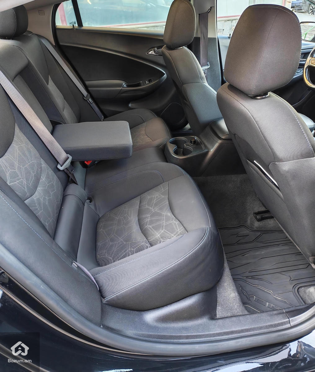 Chevrolet Volt 2 LT - image 11