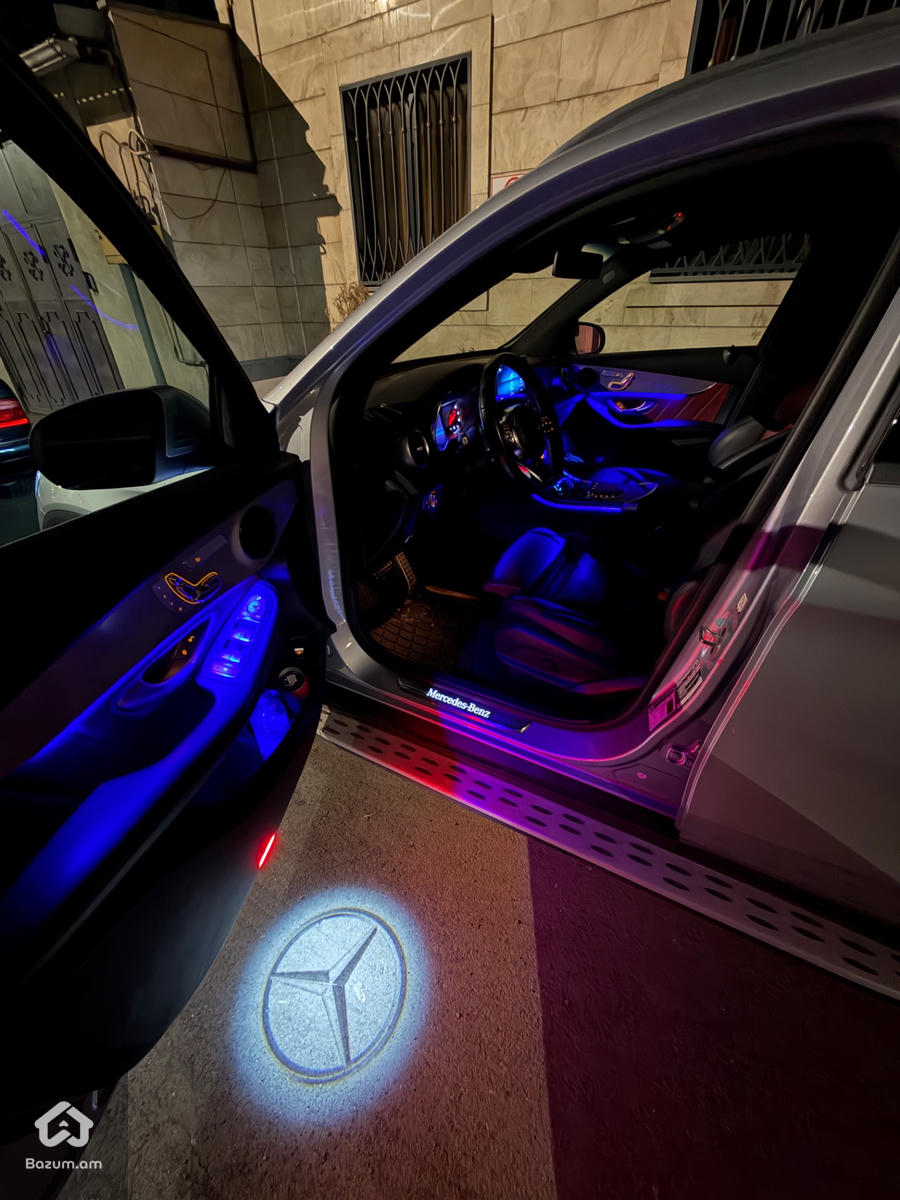 Mercedes Benz GLC 300 Amg line - image 9