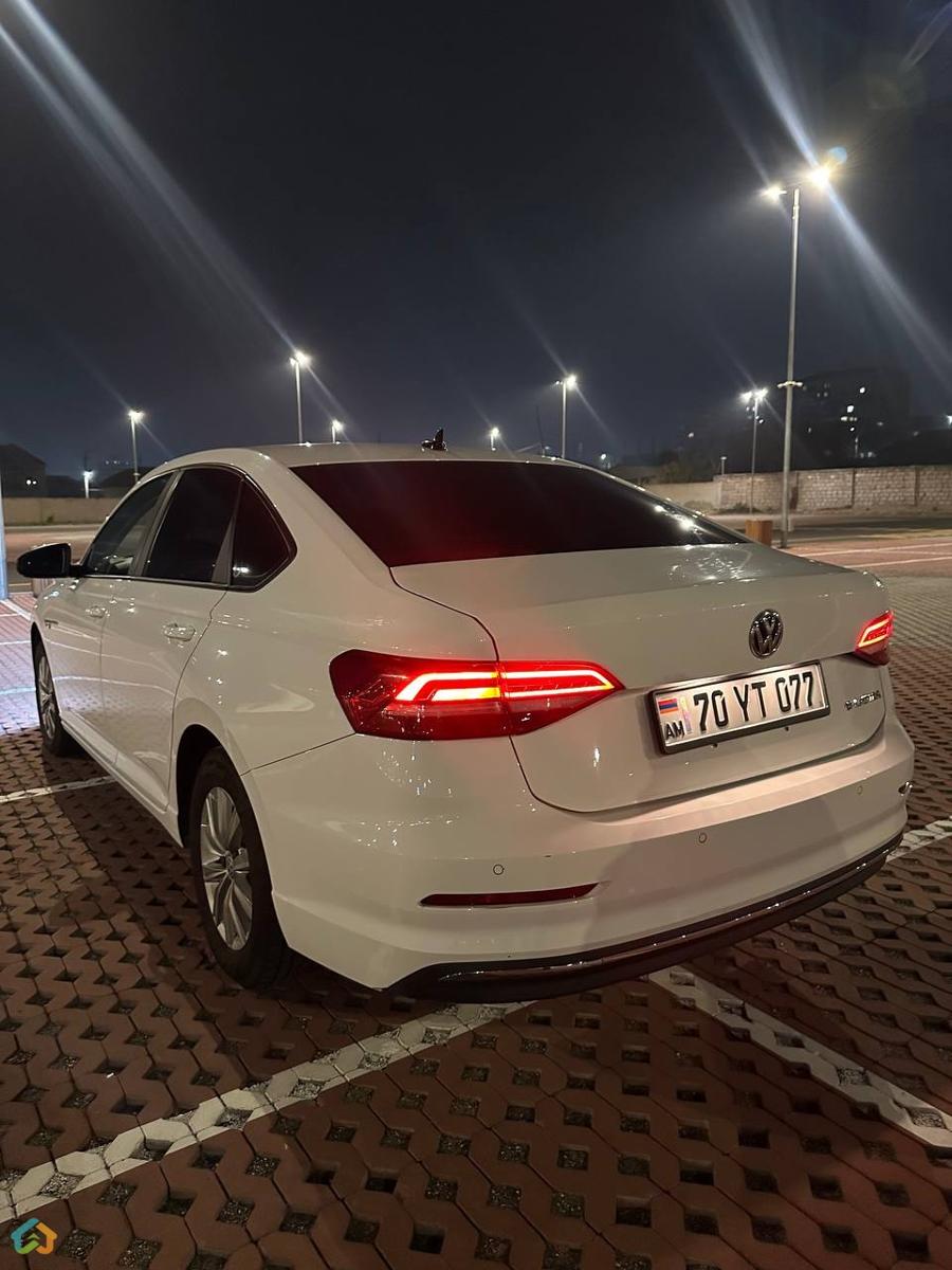 Volkswagen e-Lavida - image 3