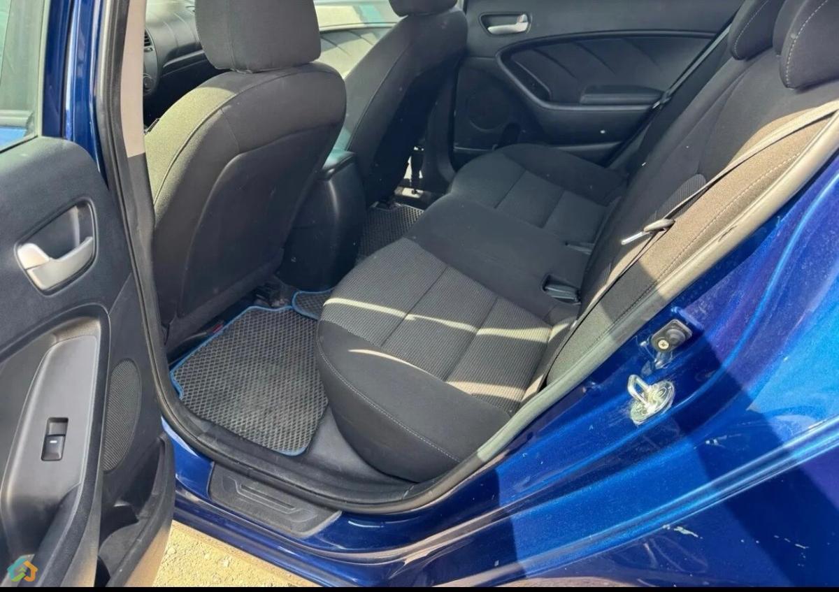 Kia Forte - image 7