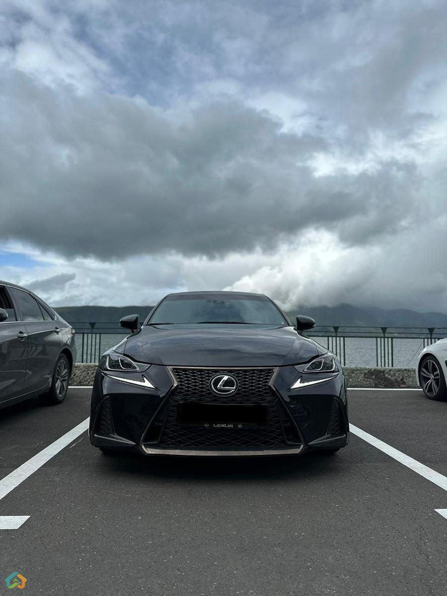 lexus is f-sport - image 2