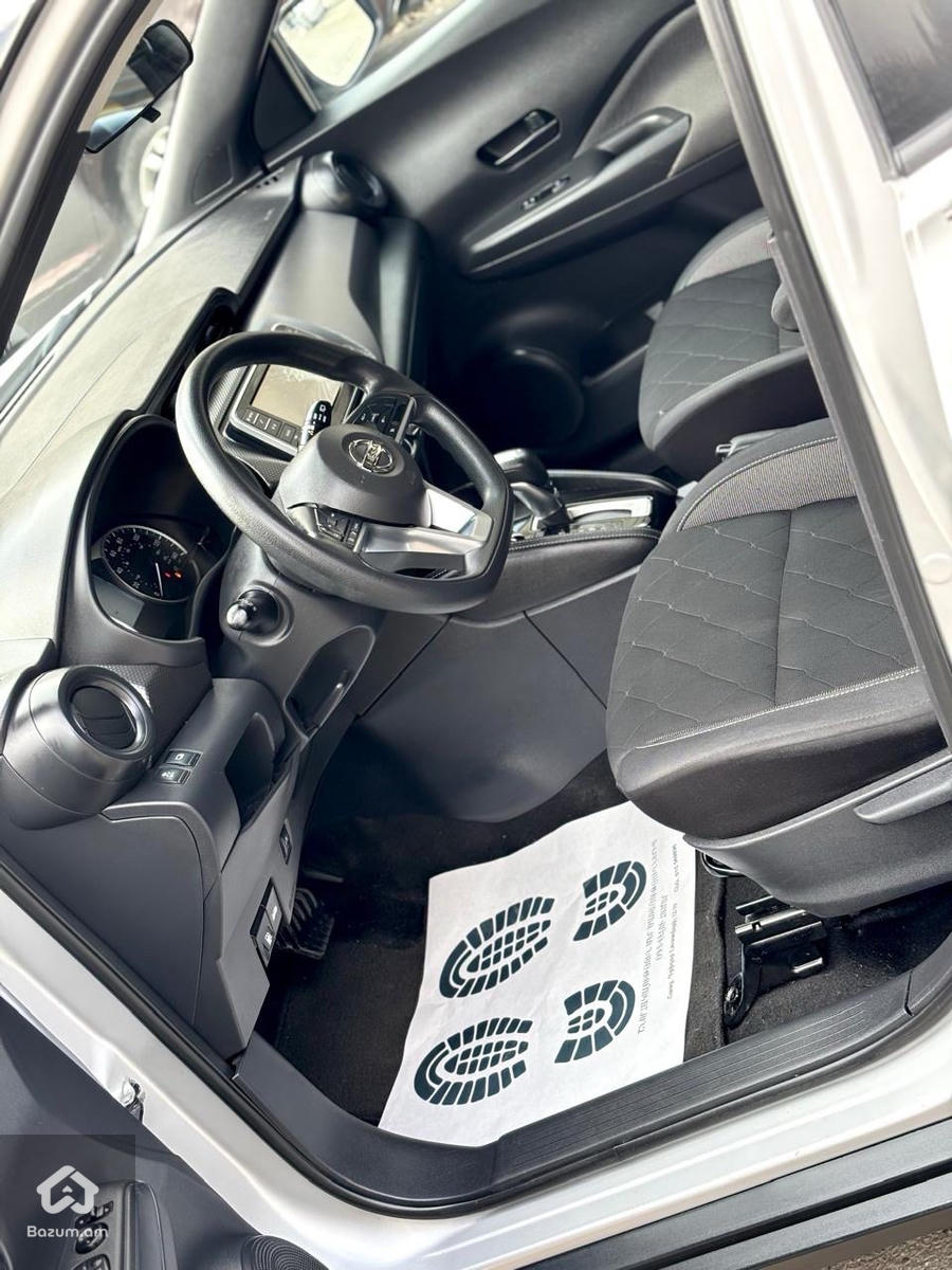 Nissan  - image 5