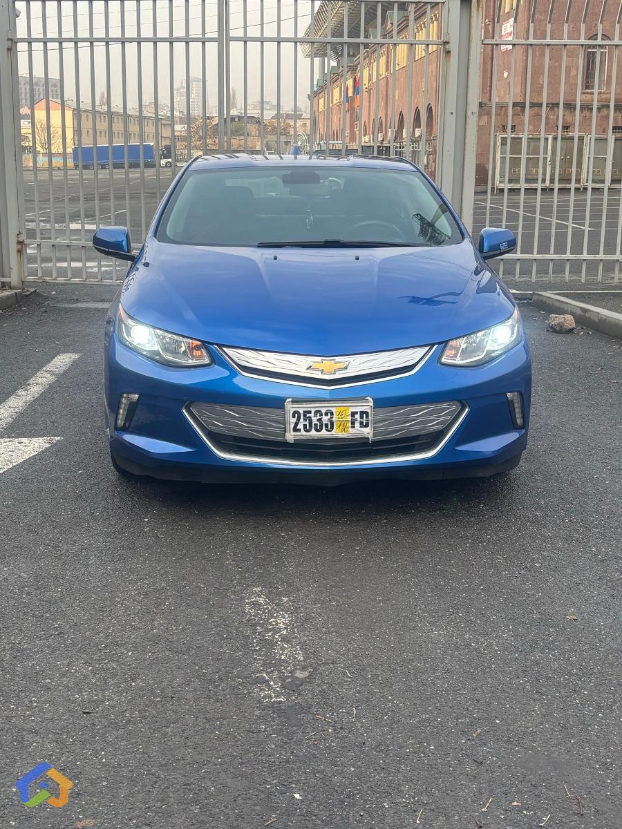 Chevrolet Volt - image 1