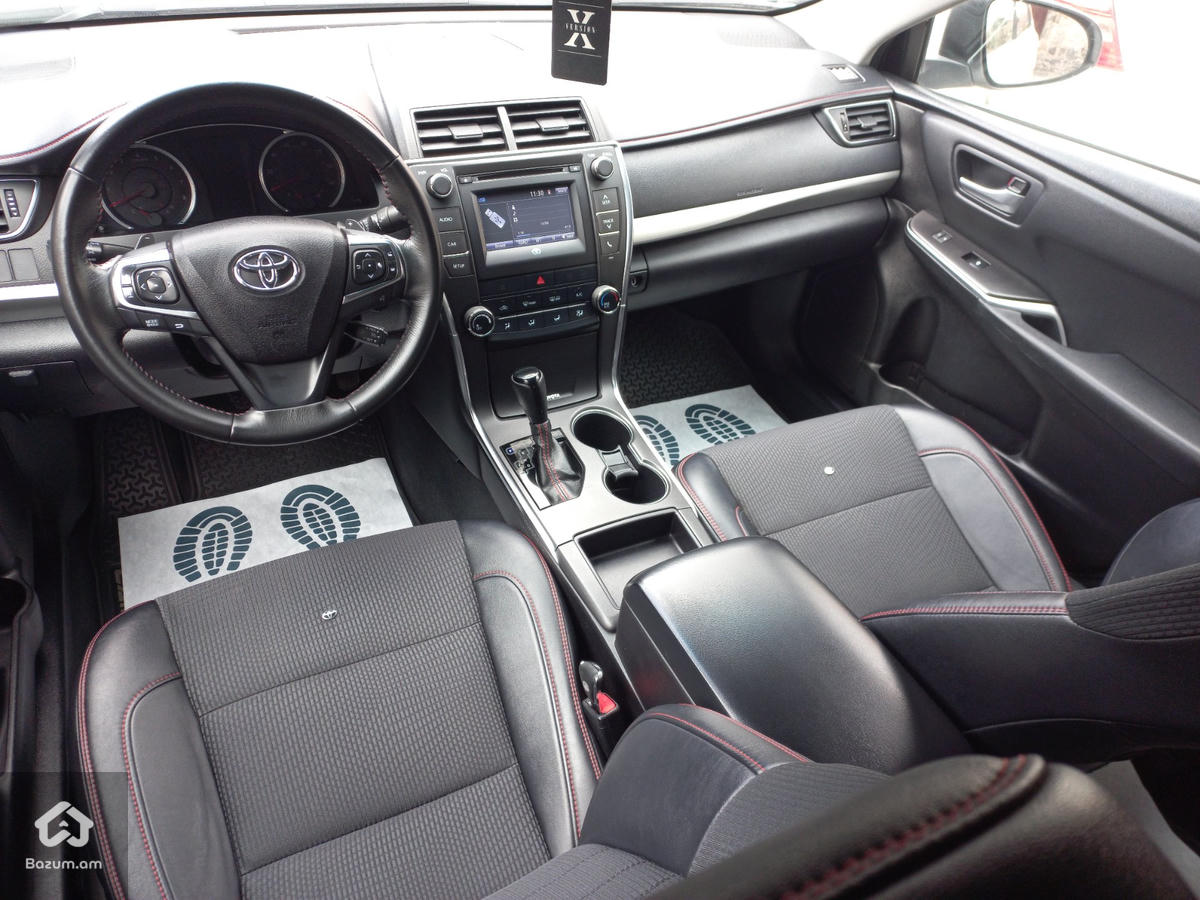 Toyota Camry - image 10