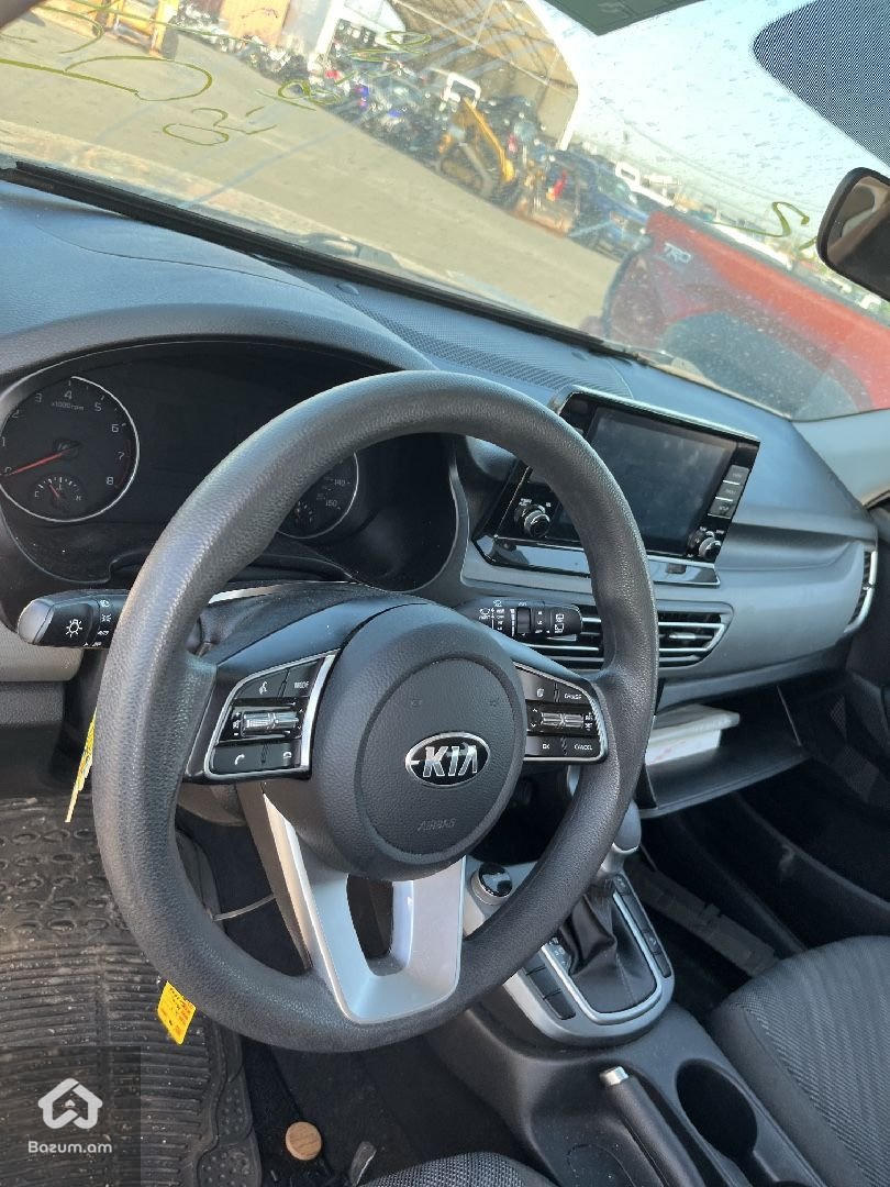 KIA SELTOS - image 8
