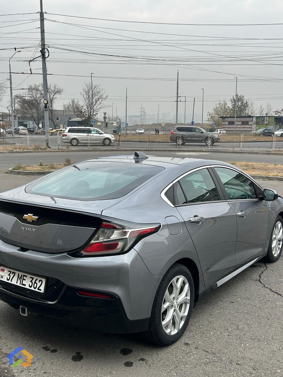 Chevrolet volt 2018 premier+ - image 9