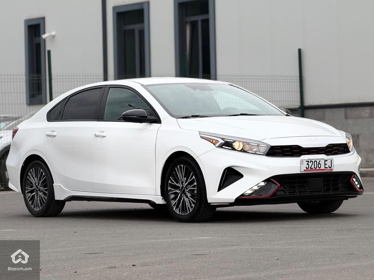 kia Forte - image 9