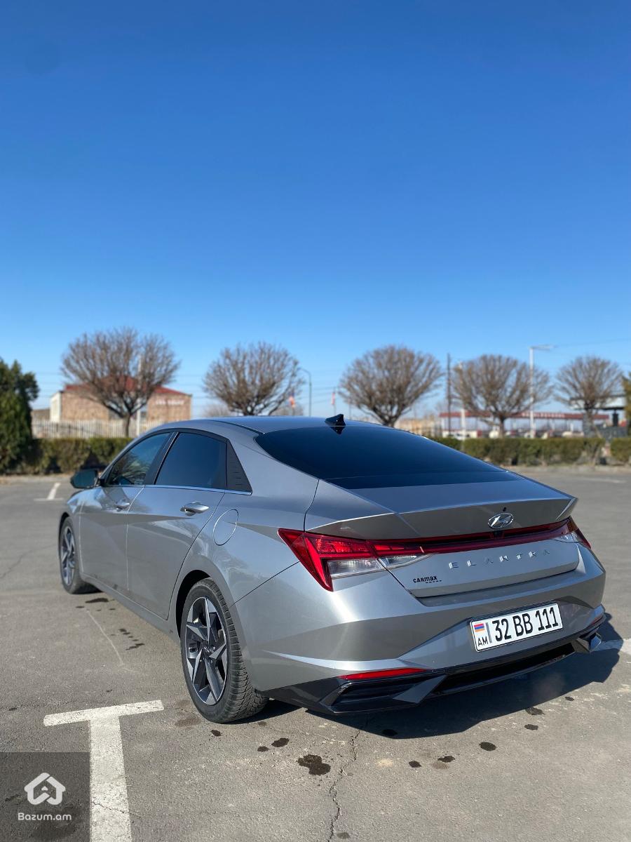 Hyundai Elantra Sel+ - image 4