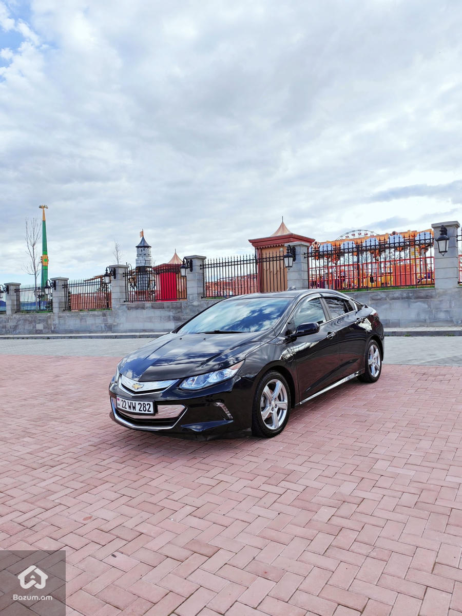 Chevrolet Volt 2 LT - image 2