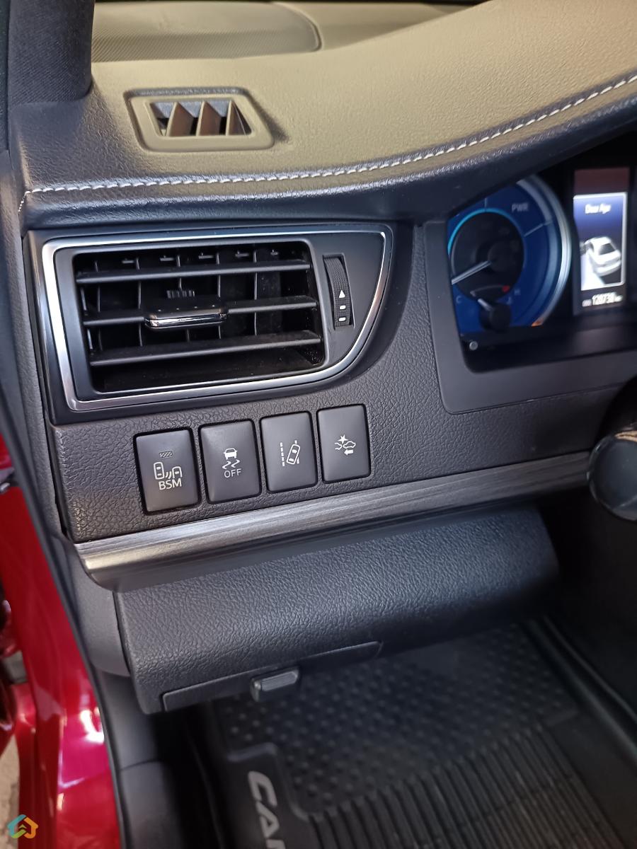 Toyota Camry hybrid  - image 16