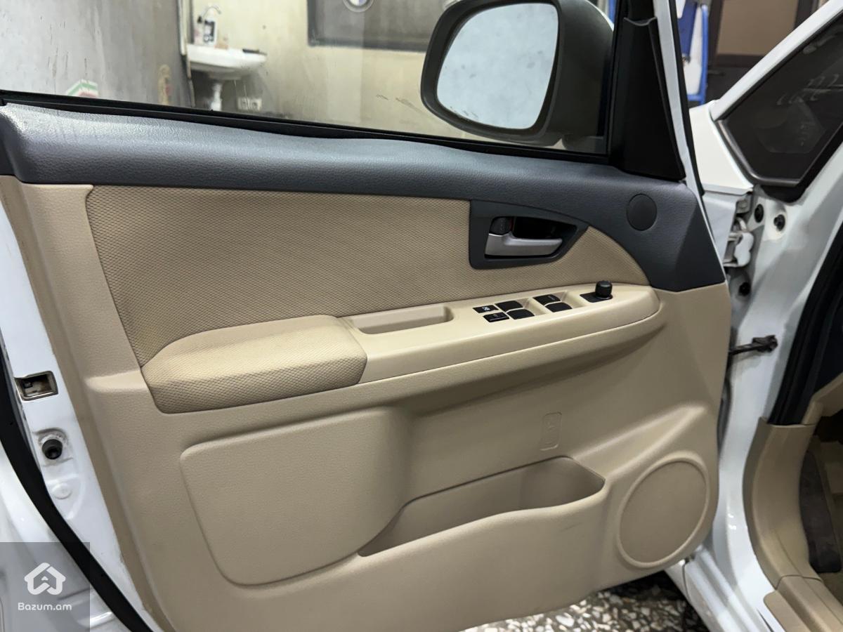 Suzuki SX4 2012-Tiv - image 9